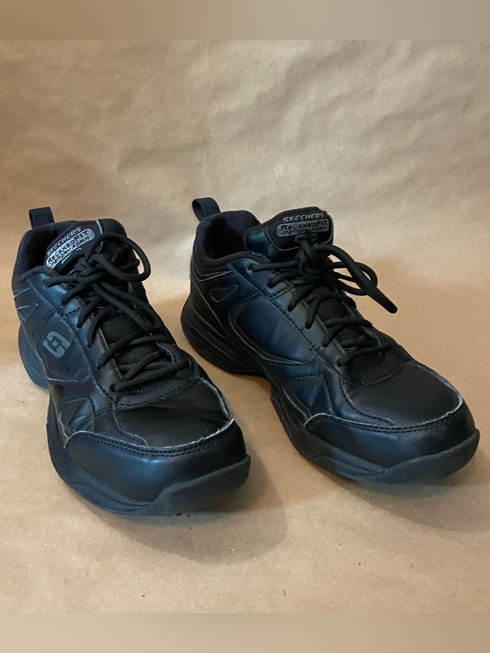 Skechers women’s memory foam Black Low-Top Athletic Lace-Up Sneakers